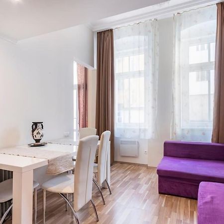 Apartment On Masaryka 39 การ์โลวีวารี ภายนอก รูปภาพ