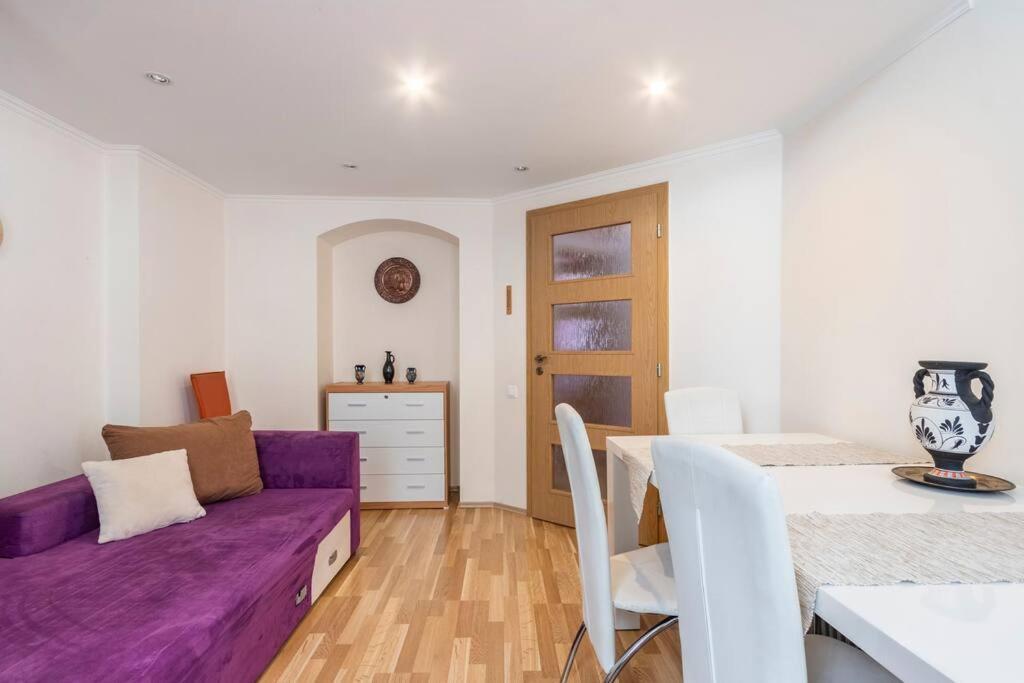 Apartment On Masaryka 39 การ์โลวีวารี ภายนอก รูปภาพ