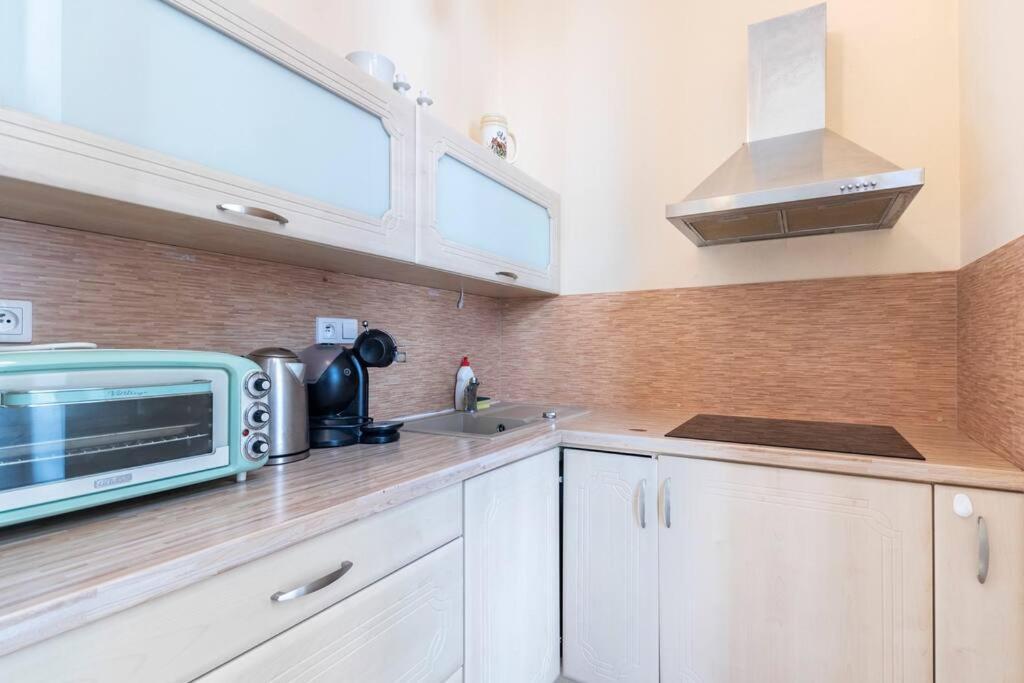 Apartment On Masaryka 39 การ์โลวีวารี ภายนอก รูปภาพ